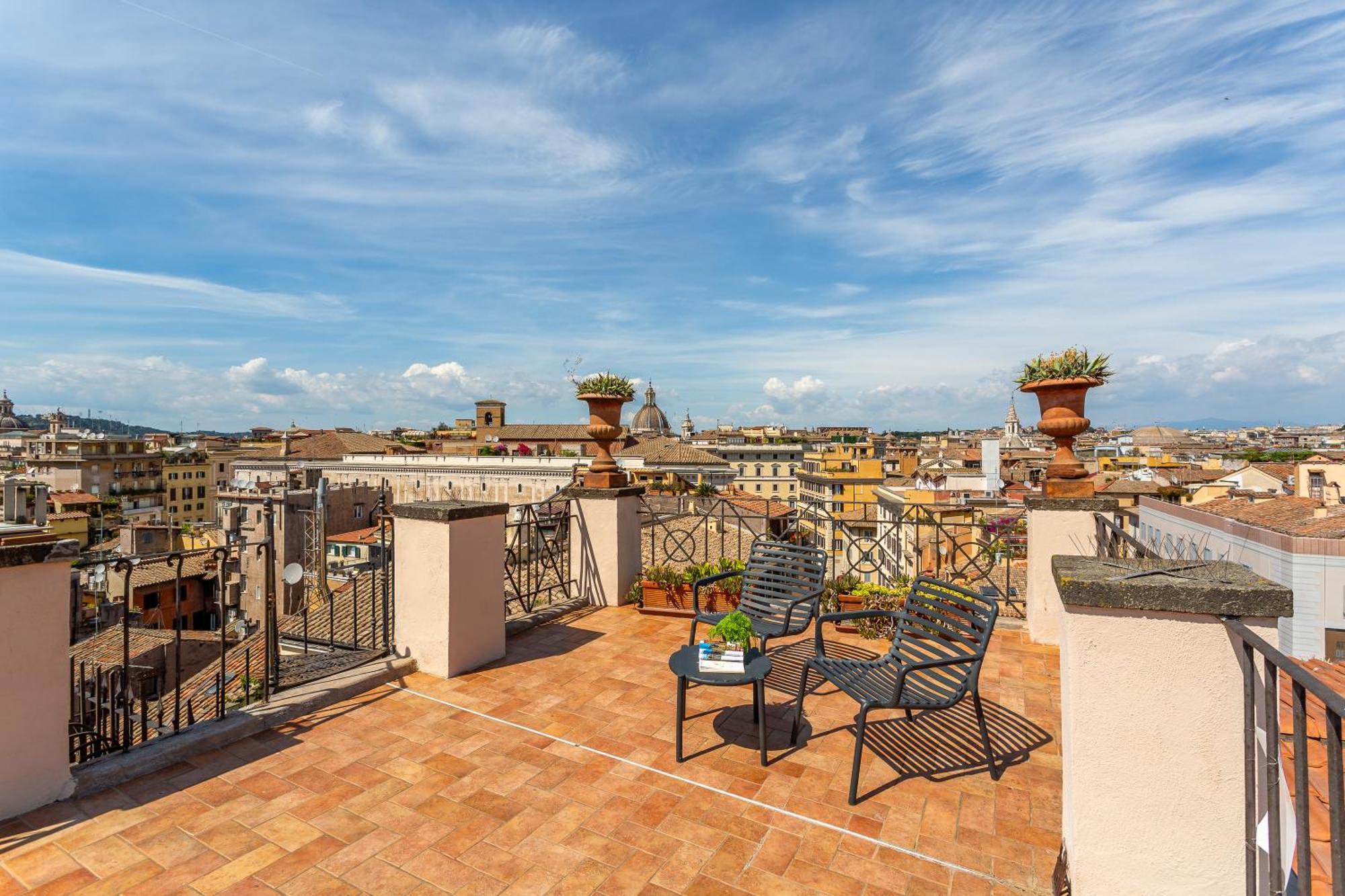 Iflat Campo De' Fiori Panoramic Penthouse *