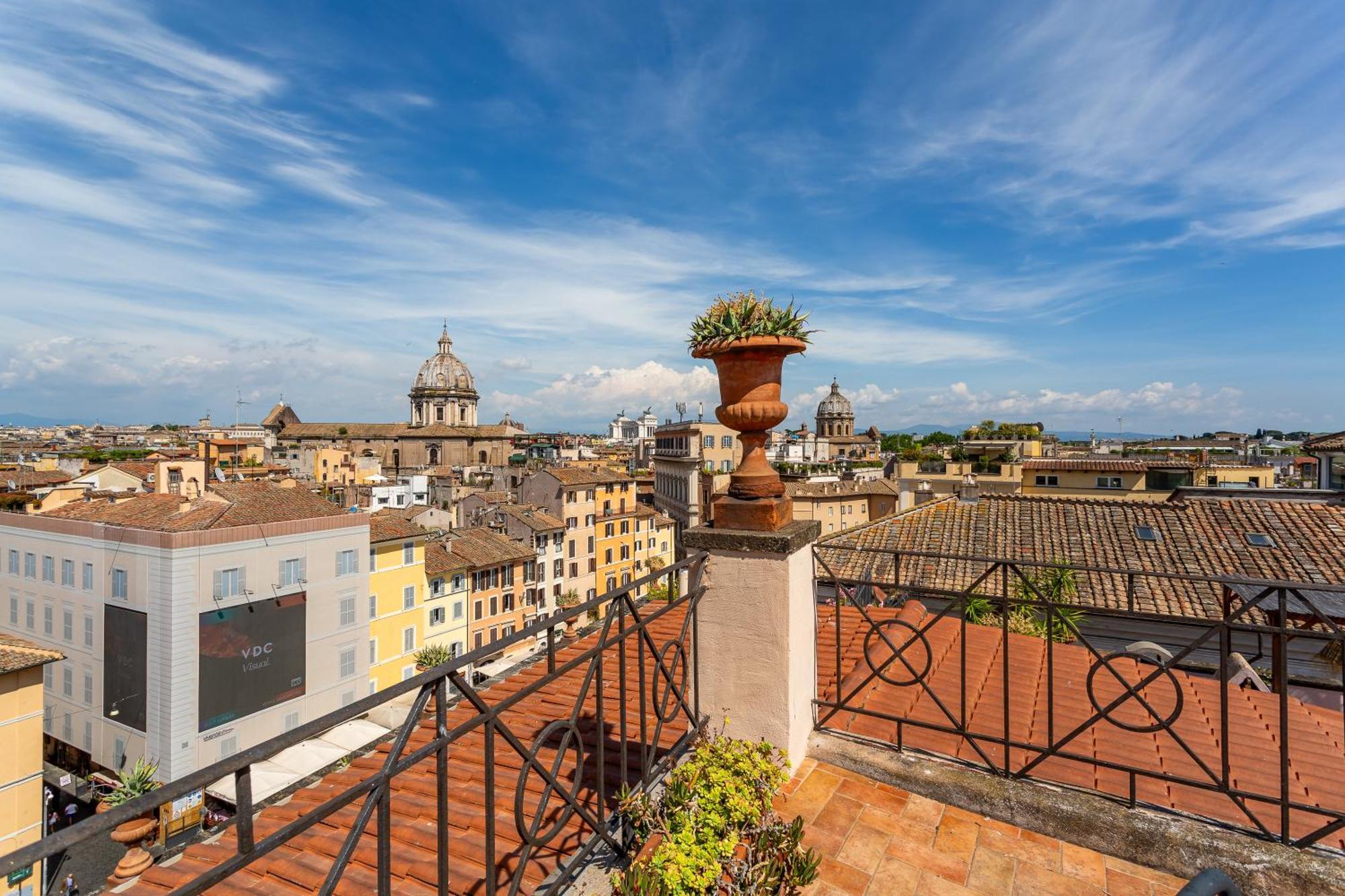 Apartment Iflat Campo De' Fiori Panoramic Penthouse Rom